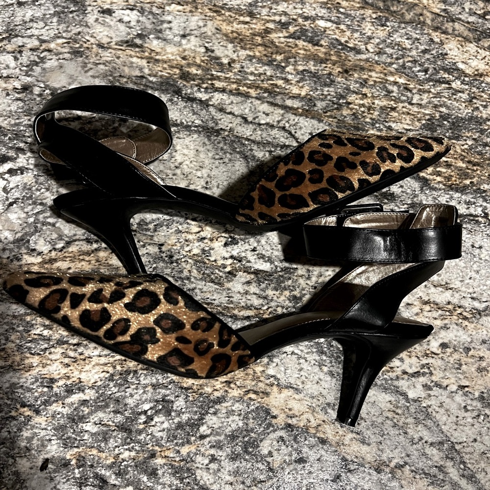 Leopard print ankle strap shoe